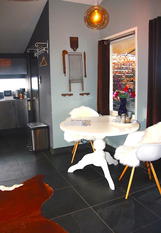 Garden House, Private Studio Apartment With Wifi And Free Parking For 1 Car Весп Екстер'єр фото