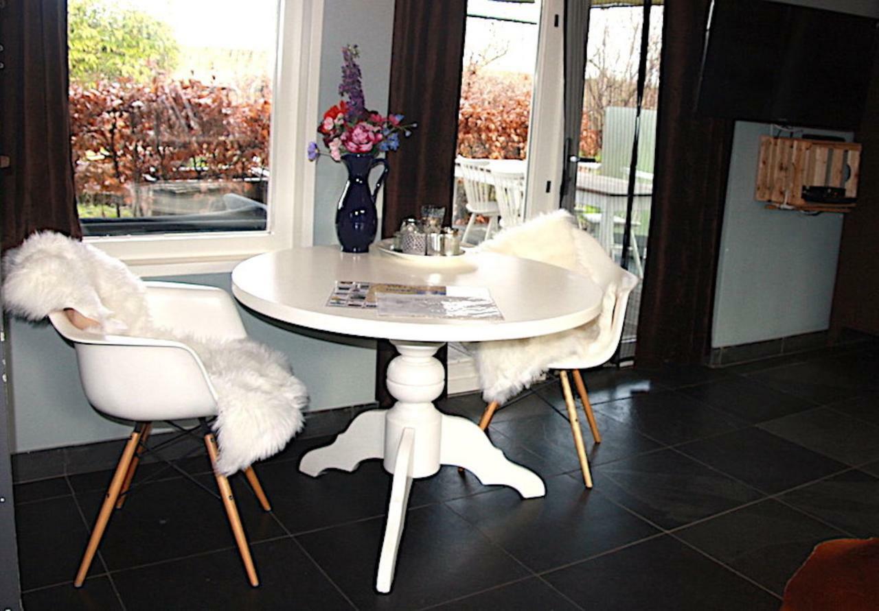 Garden House, Private Studio Apartment With Wifi And Free Parking For 1 Car Весп Екстер'єр фото